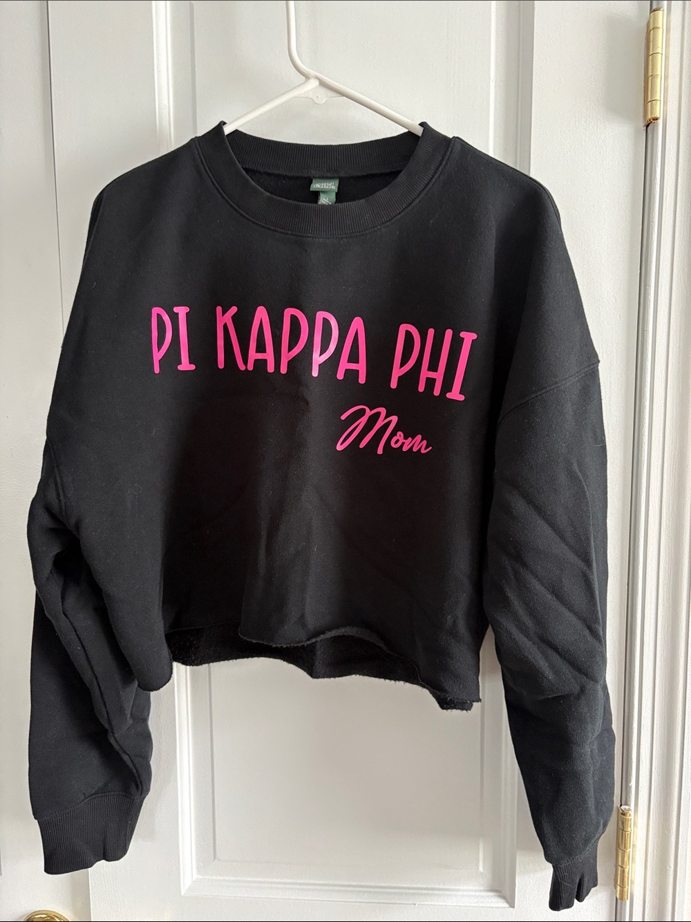 Pi Kappa Phi Mom crop black sweatshirt